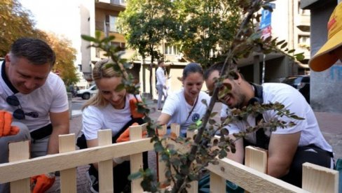 BEOGRAD LEPŠI I UREĐENIJI: Naprednjaci pokazuju brigu za svaki kraj prestonice i za svoje sugrađane (VIDEO)