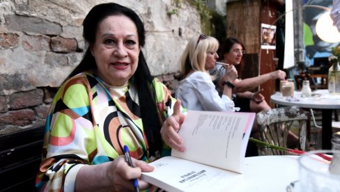 „ARISTOKRATSKO STOPALO Olivere Katarine: U vazduhu se osećao budući raspad SFRJ, armija i vrh vlasti bili su duboko podeljeni