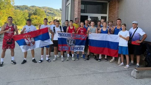 PRIJATELJSKI Sastali se bokseri Srbije i Rusije, evo kako se završilo
