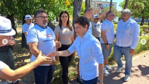 SRBIJA SE PODIGLA IZ PEPELA Brnabić obišla Irig: Ne smemo nikada više da dozvolimo da Srbija stane (FOTO)