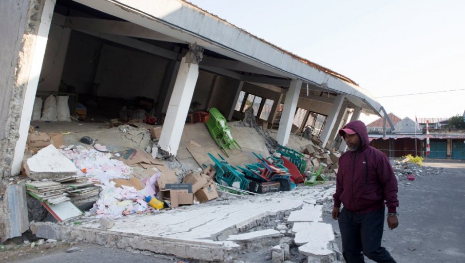 TLO NE PRESTAJE DA SE TRESE: Indonezija opet na snažnom udaru, broj žrtava svakim danom raste (FOTO/VIDEO)