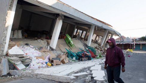 TLO NE PRESTAJE DA SE TRESE: Indonezija opet na snažnom udaru, broj žrtava svakim danom raste (FOTO/VIDEO)