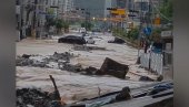 NEVREME ODNELO PRVU ŽRTVU: Snažne padavine pokrenule klizište, bujice ulicama nose sve pred sobom (VIDEO)