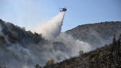 GORI U GRČKOJ: Avioni i helikopteri se bore sa vatrenom stihijom