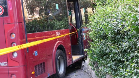 SUDAR AUTOBUSA I AUTOMOBILA U KNEZA MILOŠA: Saobraćaj se odvija otežano