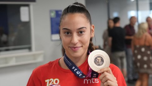 ADRIANA VILAGOŠ O PODVIGU NA EP! Srpkinja sletela u Beograd, pa progovorila o zagrljaju sa Hrvaticom!