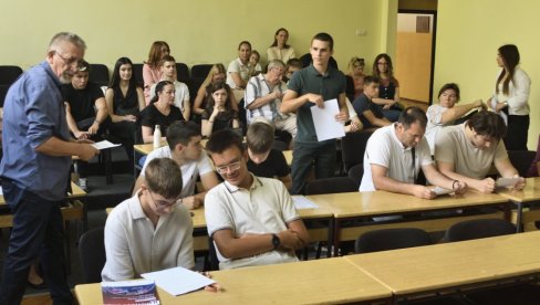 PREPOZNALI TALENAT, PODRŽALI ZNANJE: Fondacija Vilard obezbedila 31 stipendiju polaznicima Centra za talente Nikola Tesla i studentima