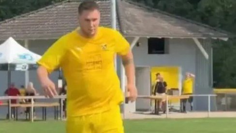 Osvojio Ligu šampiona, povukao se u 30. godini uz 12 čizburgera, sada se vratio i zaigrao u 9. ligi