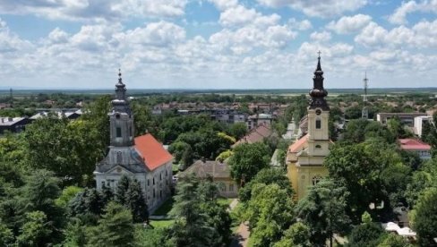 NA TORNJEVIMA SAVRŠENO TAČNO VREME: Dva hrama u Vrbasu, simbolig grada, povezana skrivenim satnim mehanizmom