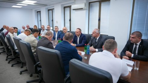 RUKOVODSTVO MUP SRBIJE OBIŠLO PU BEOGRAD: U proteklih šest meseci sva teška ubistva rasvetljena, zaplenjeno skoro pola tone narkotika