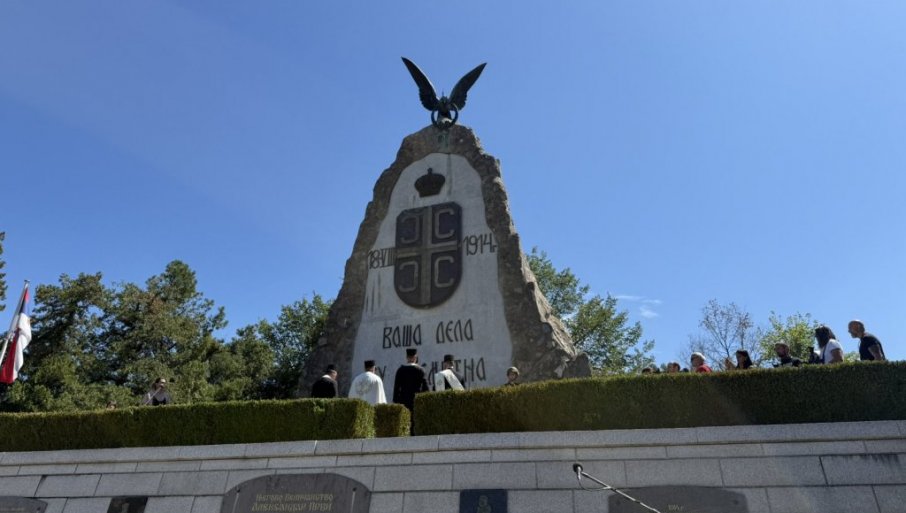 POČAST JUNACIMA ZA BESMRTNA DELA: Državnom ceremonijom kod spomen-kosturnice u Tekerišu obeleženo 112 godina od Cerske bitke (FOTO)