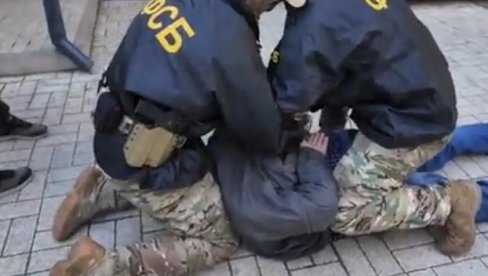 VELIKA AKCIJA FSB SNIMLJENA KAMEROM: Muškarac (59) osumnjičen za izdaju uhapšen na Krimu