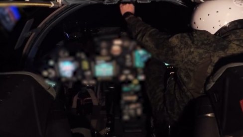 RUSI IZBOMBARDOVALI UKRAJINSKU KOMANDU: Objavljeni snimci noćne akcije Su-34 (VIDEO)