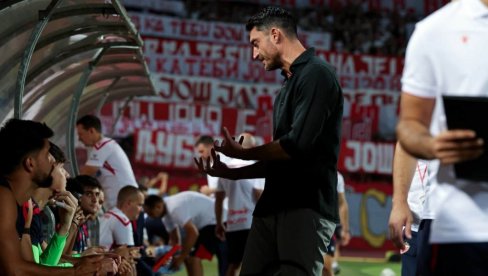 TRESE SE MARAKANA! Evo šta je trener Crvene zvezde uradio u svlačionici odmah nakon pobede protiv Plzenja (VIDEO)
