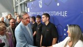 ВУЧИЋ ОБИШАО ТРЕНИНГ ЦЕНТАР У ВЛАСОТИНЦУ: Млади се обучавају за најсавременије послове (ВИДЕО)