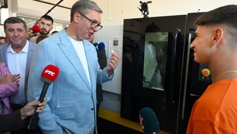 DUALNO OBRAZOVANJE NAJVAŽNIJE ZA BUDUĆNOST! Vučić: Neće ga zameniti veštačka inteligencija
