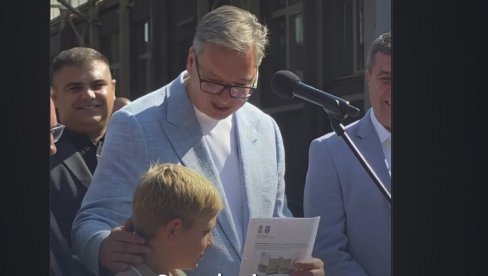 „DA DOBIJEMO JOŠ JEDNOG NIKOLU JOKIĆA I BOG DA NAS VIDI“: Predsednik Vučić podelio emotivan snimak iz Vlasotinca i najavio izgradnju sale