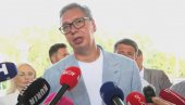PREDSEDNIK U POSETI JABLANIČKOM I PČINJSKOM OKRUGU: Obilazi pogon„Simpo“ (FOTO/VIDEO)