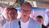 СРПСКИ ВАТРОГАСЦИ СУ ХЕРОЈИ! Вучић најавио: Вечерас или сутра идем у Делиблатску пешчару