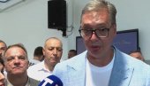SVET JE MALI! Vučić posle skoro 40 godina sreo svog četnog starešinu: Neka svi znaju, ja sam vas prvi izabrao! (VIDEO)