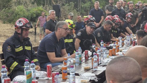 NAPAD BLOKADERA NA VATROGASCE HEROJE
