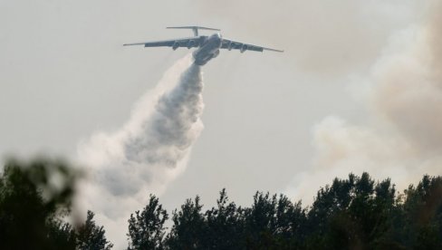 БЛОКАДЕРИ СУ НЕЗНАЛИЦЕ! Иљушин баца тоне воде, а они кренули с прскалицама