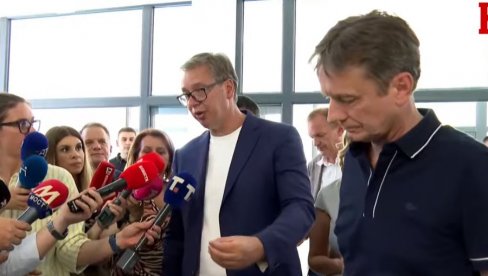 STVARNO IZGLEDA KAO SVEMIRSKI BROD Vučić obišao renoviranu OŠ Raška: Pogledajte kako je čisto i uredno, bukvalno nemate šta da zamerite