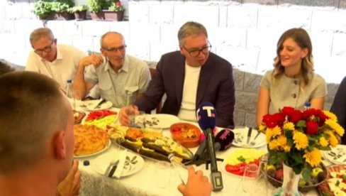 VUČIĆ OBRISAO POD HRVATSKIM MEDIJIMA: Cirkus ili ne, ja se trudim da pomognem ljudima; Zamislite koja će nervoza da bude za 30 dana