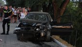 AUTO POKOSIO MAJKU I DVOJE DECE: Teška saobraćajna nesreća u centru Kraljeva - devojčica (5) u komi