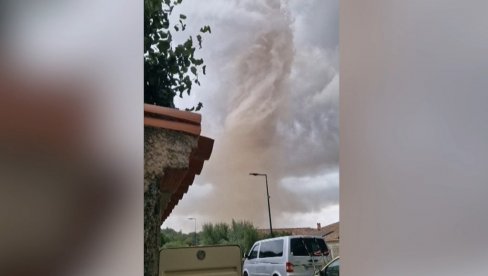 SNAŽAN TORNADO POHARAO OVIM DELOM EVROPE: Krovovi leteli na sve strane, preko 40 povređenih, šteta ogromna (VIDEO)