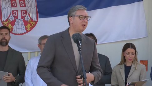 NOVAC ZA PUTEVE STIŽE U BRUS: Predsednik Vučić najavio ulaganja i početak radova