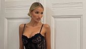 ОДАЛА ИХ ФОТКА ИЗ СПАВАЋЕ СОБЕ: Звезда Премијер лиге ухваћена у офсајду