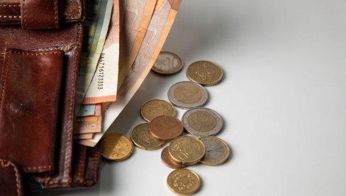 PROSEČNA PLATA PREMAŠILA 120.000 dinara: Evo koliko je porasla za godinu dana i šta pokazuju najnovije brojke