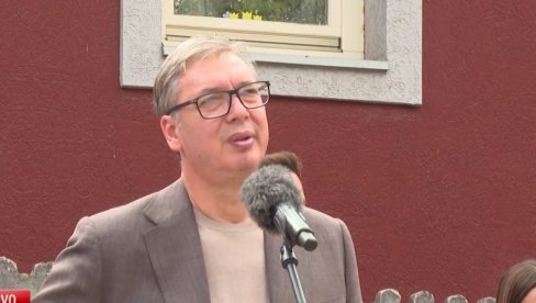 VUČIĆ U POSETI RASINSKOM OKRUGU: Obilazi domaćinstvo porodice Gagić (FOTO/VIDEO)