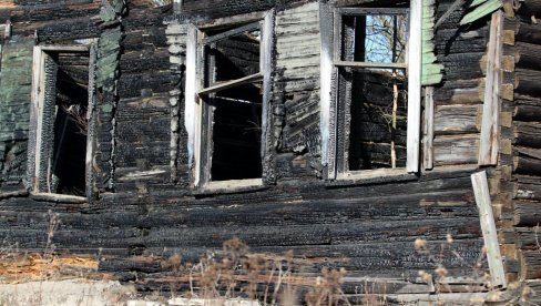 KO ĆE DA NADOKNADI? Evo ko ima pravo na odštetu za izgorelu kuću, vikendicu ili njivu i koliko novca može da dobije