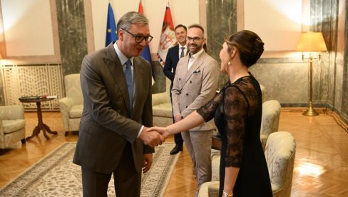 ВУЧИЋ СЕ ОГЛАСИО ПОСЛЕ СУСРЕТА СА ЈЕЛЕНОМ ЈАНКОВИЋ: Хвала јој за све што је учинила за Србију!