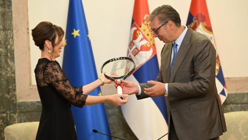 НОВИНАРИ ИЛИ ПОЛИТИЧКИ ПРОПАГАНДИСТИ? Блокадерски медији вређају српску шампионку јер се срела са Вучићем
