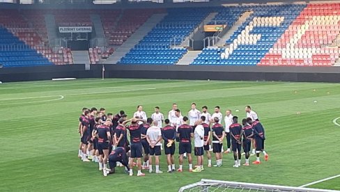 ZVEZDA SPREMNA ZA VIKTORIJU PLZENJ: Crveno-beli odradili poslednji trening pred borbu za Ligu Evrope (VIDEO)