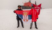 PONOSNO SAM RAZVIO SRPSKU ZASTAVU NA SEVERNOM POLU: Viktor znanjem osvojio put na Arktik ruskim ledolomcem, sada još sumira utiske (FOTO)