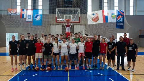 ZA SPORT OVE GODINE IZDVOJENO VIŠE OD MILIJARDU DINARA: Tatjana Medved i Ognjen Cvjetićanin posetili sportske klubove u Novom Sadu