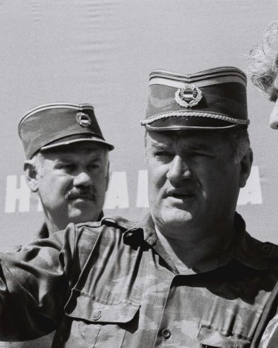 UPOKOJIO SE SA KRSTOM U RUCI KOJI SAM MU DAO Sveštenik otkrio kako su izgledali poslednji trenuci generala Mladića