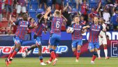 ЗВЕЗДУ ОПИЛИ ПЛЗЕЊ И „ПЕТАРДА“! Црвено-бели у Лиги конференције! Прокоцкали „три разлике“, испали из ЛЕ после три пенала и играча мање!