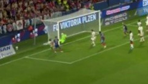 VAR NIJE POMOGAO ZVEZDI: Crveno-beli i u produžecima primili gol, Plzenj poveo 5:1 (VIDEO)
