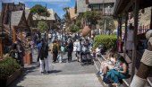 ОВО СЕЛО ЈЕ НАПРАВЉЕНО ЗА ФИЛМ И НИКАДА НИЈЕ СРУШЕНО: Данас изгледа као прави град из бајке