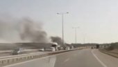 GUSTI DIM KULJA U NEBO: Zapalio se kamion na auto-putu kod Orlovače (VIDEO)