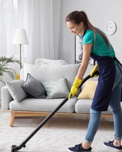 7 KUĆNIH POSLOVA KOJI TROŠE NAJVIŠE KALORIJA: Deluju kao kardio trening