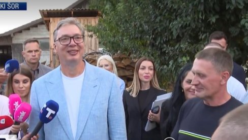 JA KAO MALO DETE, BAŠ SAM SREĆAN Predsednik Vučić najavio dalju primenu robota