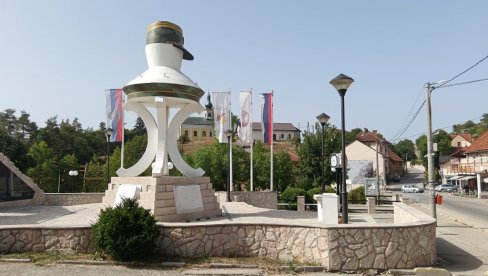 ДА НИЈЕ ЂЕНЕРАЛА, СВЕГА БИ БИЛО, СВЕГА, СЕМ СРБА...  Новости у родном селу Ратка Младића, Божановићима код Калиновика