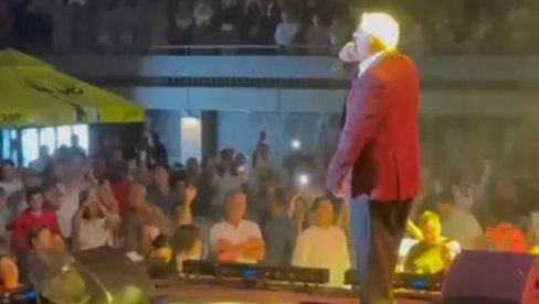 POČEO DRUGI KONCERT MILANČETA RADOSAVLJEVIĆA: Legenda narodne muzike ponovo pred hiljadama ljudi (FOTO)