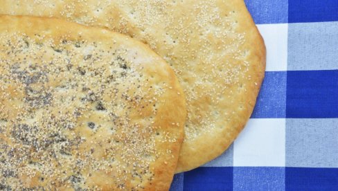RECEPT ZA GRČKE LEPINJE KOJE SE RPAVE ZA 15 MINUTA: Sve sastojke verovatno već imate u frižideru